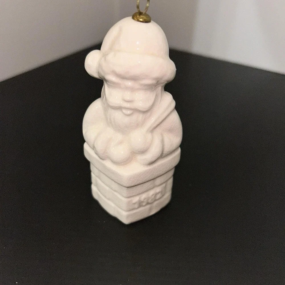 Vintage Goebel Annual Ornament‎ 1982 5th Edition Santa In Chimney
